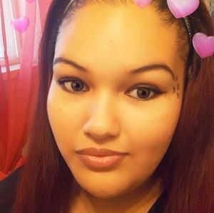 Meet your Posher, Desiree